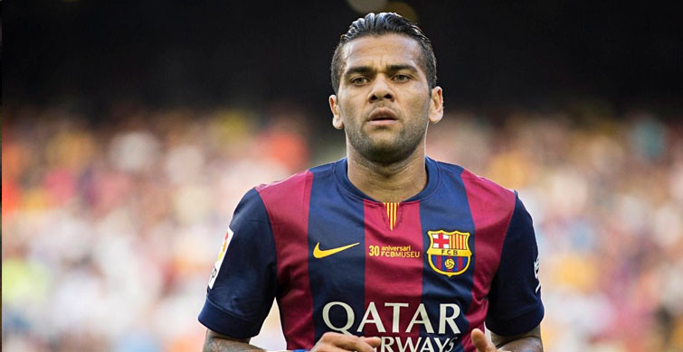 Daniel Alves Kariyerinde Bir ilki Yaşıyor