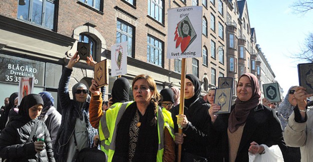 Danimarka'da Kuran'a ve Kutsal Kitaplara Saygı Yürüyüşü Düzenlendi
