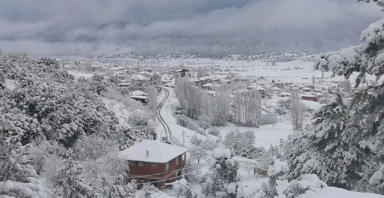 Denizli’de Kar Kalınlığı 30 Santimetreye Kadar Yükseldi