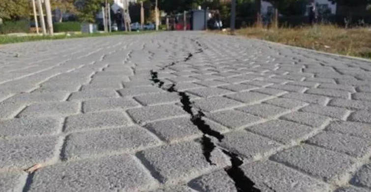 Deprem Uzmanı Uyardı: İstanbul'u Dört Deprem Bekliyor!