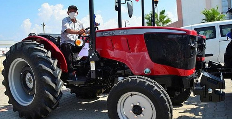 Devlet Yalnız Bırakmadı: Manavgat'ta Yangında Zarara Uğrayan Çiftçilere 16 Yeni Traktör!
