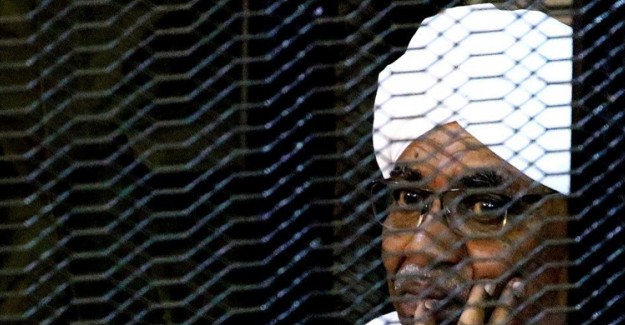 Devrik Sudan Lideri Ömer El-Beşir'e 2 Yıl Hapis