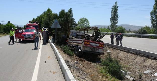 Devrilen Kamyonda Can Pazarı