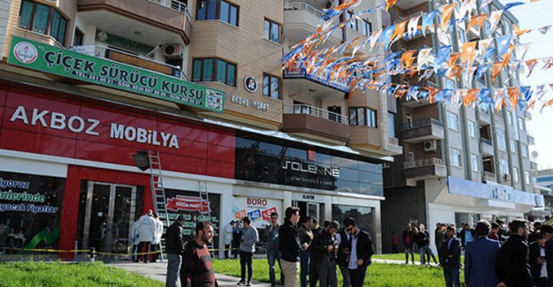 Diyarbakır Bağlar'da AK Parti Binasına Silahlı Saldırı !