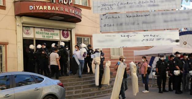 Diyarbakır HDP İl Binasında Bulunan Ajandada Teröristlerin Bilgileri Ortaya Çıktı