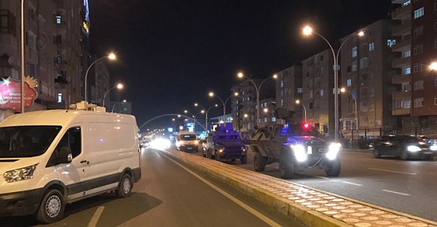 Diyarbakır'da Polis Noktasına EYP'li Saldırı!
