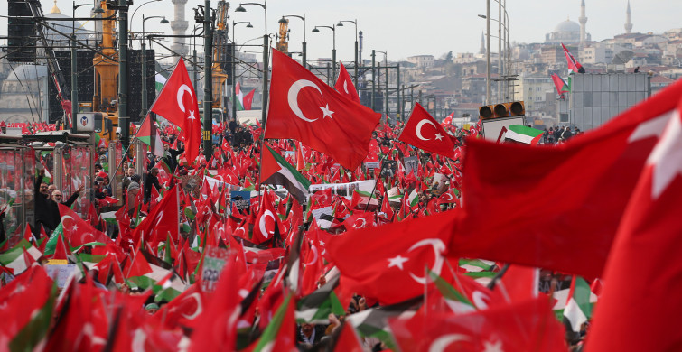 Dünya İstanbul'u konuşuyor: Tarihi yürüyüşü manşetlere taşıdılar