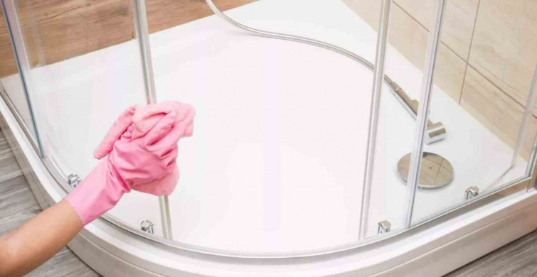 Duşakabin camındaki kireç lekeleri nasıl, hangi deterjanla temizlenir? Duşa kabin camı, duşakabin küf temizliği için öneriler