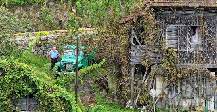 Efsane Kamyonet: 83 Yaşındaki Emekli Şoför Dursun Hakkı Sofuoğlu'nun Hikayesi