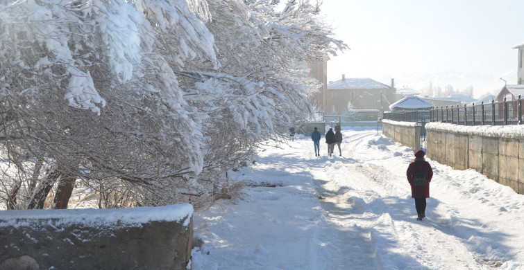Eğitime kar engeli! 10 Ocak Çarşamba günü kar tatili verilen şehirler açıklandı