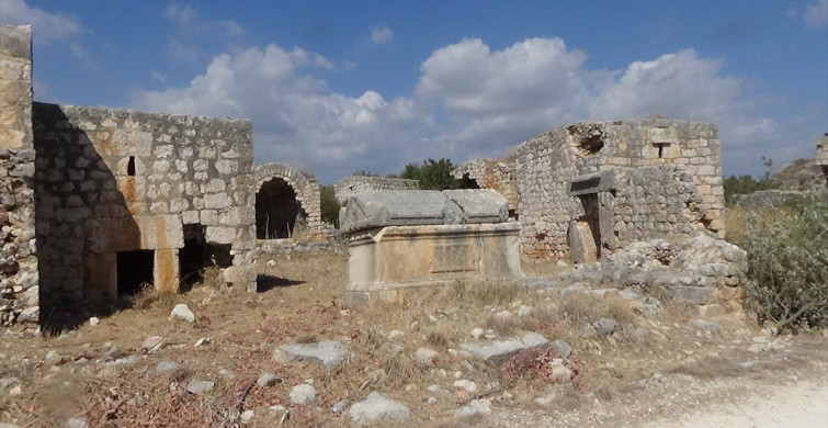 Elaiussa Sebaste Antik Kenti'nde Nekropol Çalışmaları