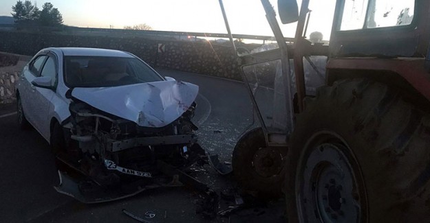 Elazığ'da Traktör İle Otomobil Çarpıştı: 5 Yaralı