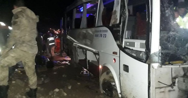 Elazığ'da Yolcu Otobüsü Devrildi! 21 Kişi Yaralandı