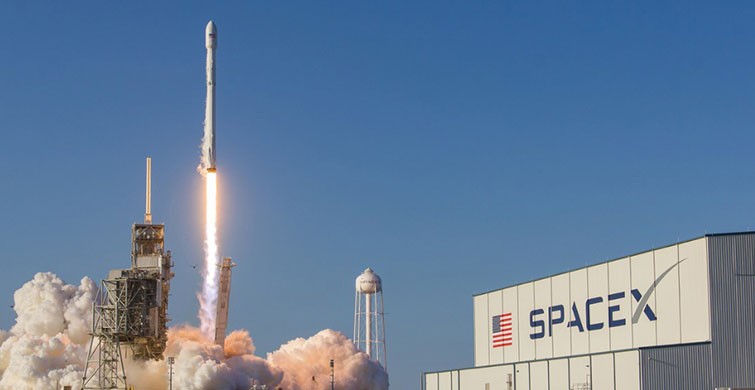 Elon Musk, 60 Starlink Uydusunu Daha Uzaya Fırlattı