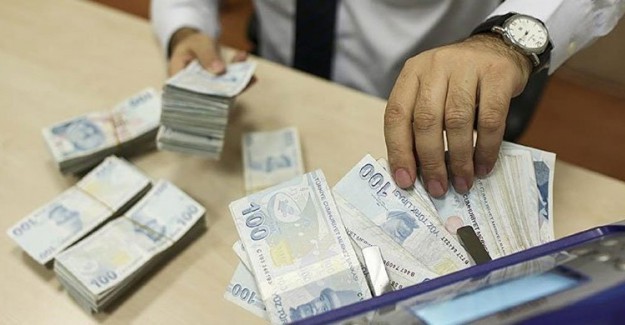 Emekliler Yaz Aylarında 2 Bin Lira İkramiye Alacak
