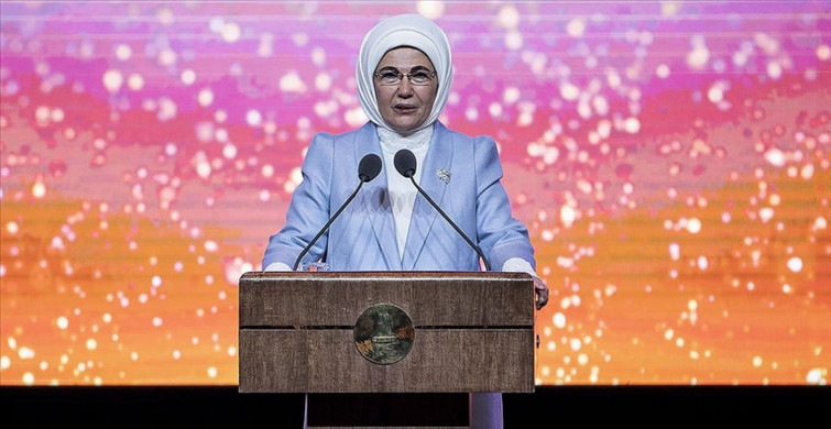 Emine Erdoğan, Vakıf İnsan Ödülleri Programına Katıldı