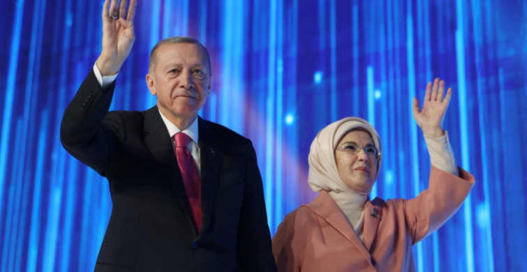 Emine Erdoğan'dan Yeni Eğitim Öğretim Yılına Dair Paylaşım: "Yeni Eğitim Yılında Başarı ve Huzur Diliyorum"