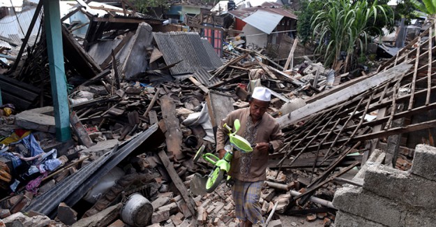 Endonezya'da 6.6 Şiddetinde Deprem 