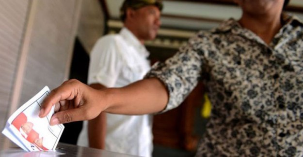 Endonezya’da Halk Devlet Başkanlığı Seçimi İçin Sandığa Gidecek