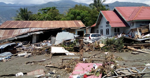 Endonezya'da Sel ve Heyelan, 6 Kişi Hayatını Kaybetti