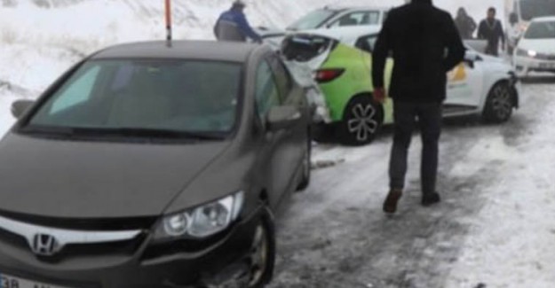 Erciyes’te Kar Yağdı 15 Araç Birbirine Girdi
