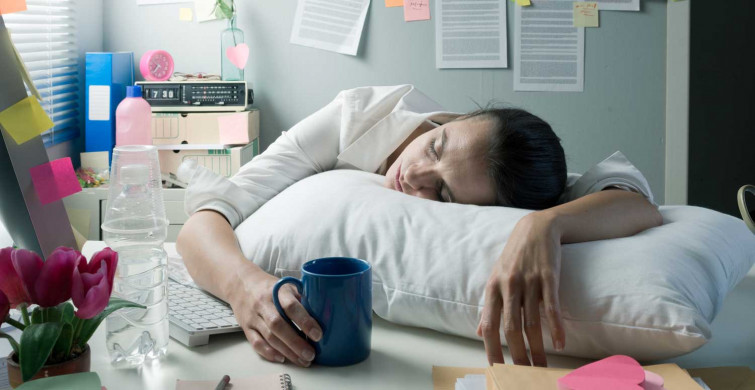 Erken yatmanıza rağmen sabahları kalktığınızda çok yorgun mu oluyorsunuz? İşte buna vesile olan 8 sebep