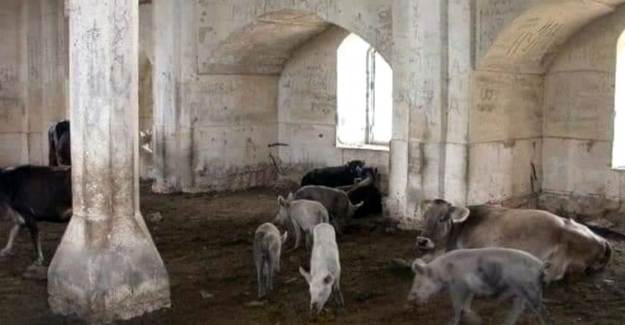 Ermenilerin Zengilan'da Camiyi Ahıra Çevirdiği Ortaya Çıktı