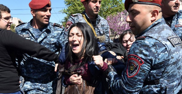 Ermenistan'da Yeni Başbakana Karşı Protestolar Devam Ediyor