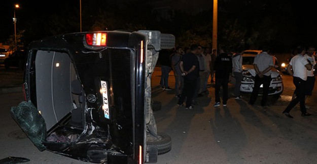 Erzincan'da 3 Aracın Karıştığı Trafik Kazasında 7 Kişi Yaralandı