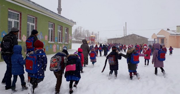 Erzincan'da Eğitime Kar Engeli