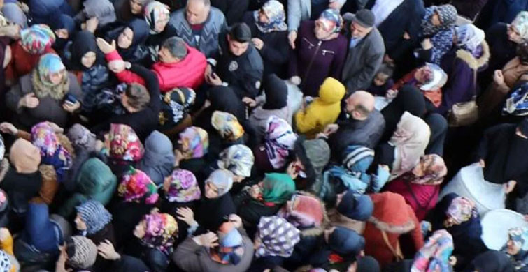 Erzurum'da İndirimi Duyan Vatandaşlar Virüsü Unuttu
