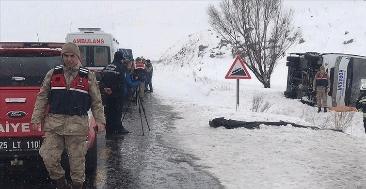 Erzurum'da Midibüsü Kazası: 1 Ölü, 12 Yaralı