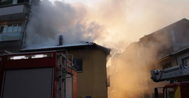Esenyurt'ta Bir Binada Çıkan Yangın Söndürüldü