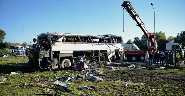 Eskişehir'de Servis Devrildi: 2 Ölü, 12 Yaralı
