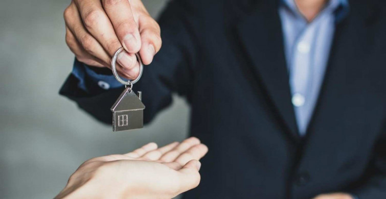 Ev sahibi evi satarsa kiracı evden çıkmak zorunda mı? Evde oturan kiracının evin satılması durumunda sahip olduğu haklar