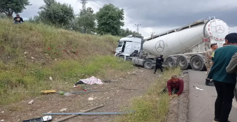 Faciadan acı haber: Gaziantep'te TIR ile minibüs çarpıştı, ölü ve yaralılar var!