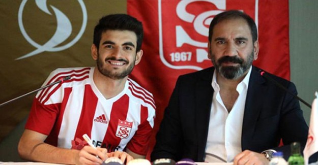 Fatih Aksoy Sivasspor'a Resmi İmzayı Attı
