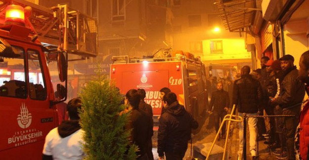 Fatih'te İki Gecekonduda Korkutan Yangın