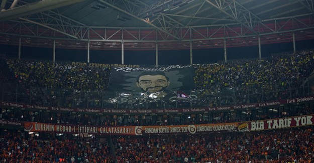 Fenerbahçe - Galatasaray Derbisinden Dostluk Görselleri