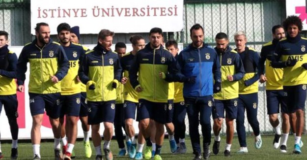 Fenerbahçe'de İki Futbolcu Gaziantep Maçında Yok