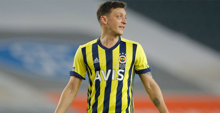 Fenerbahçe'de Mesut Özil Sevinci