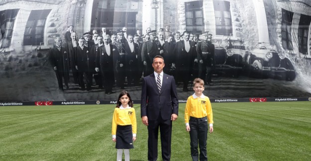 Fenerbahçe'den 23 Nisan İçin Dev Pankart