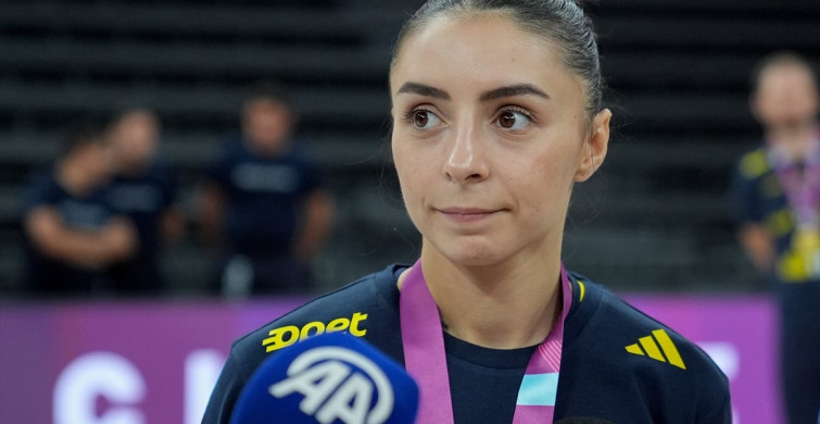 Fenerbahçe Opet Kadın Basketbol Takımı Süper Kupa zaferini kutladı