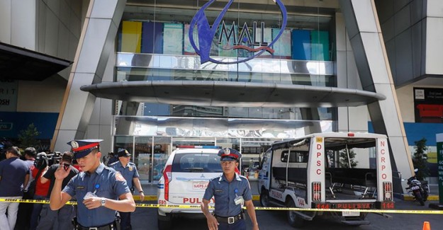 Filipinler'de Alışveriş Merkezinde 30 Kişi Rehin Alındı!