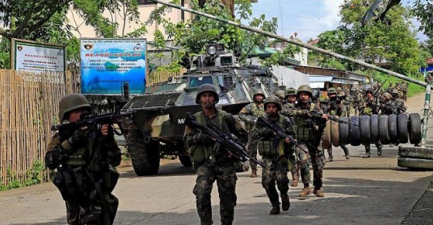 Filipinler'den Flaş Açıklama : IŞİD'in Önemli Bir Kolunu Çökerttik