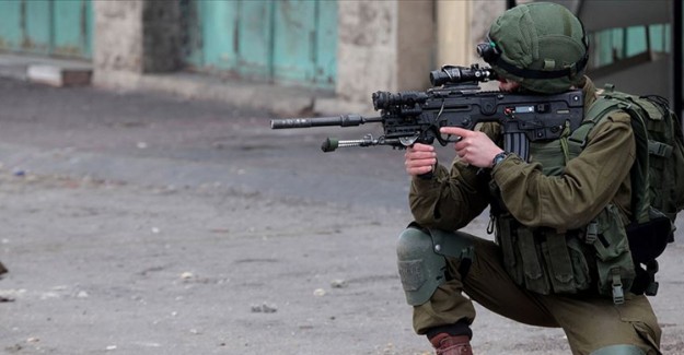 Filistinli Genç, İsrail Askerleri Tarafından Batı Şeria'da Şehit Edildi