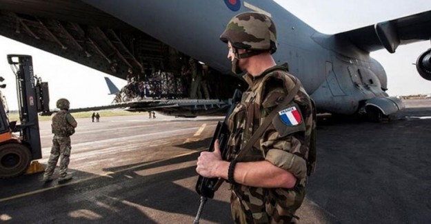 Fransa'da 600 Askerin Coronavirüs Testi Pozitif Çıktı