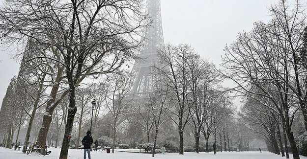 Fransa'da Alarm, Eyfel Kulesi Ziyaretçilere Kapatıldı