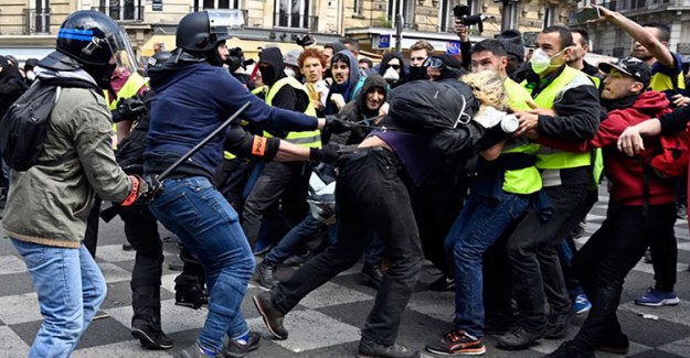 Fransa'da Ulusal Bayram Kutlamalarında 152 Kişi Gözaltına Alındı 