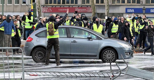 Fransa'daki Sarı Yelekliler Eylemi Belçika'ya da Sıçradı